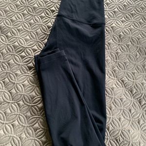 Lululemon black nylon/Lycra pants. Size 10 EUC❣️